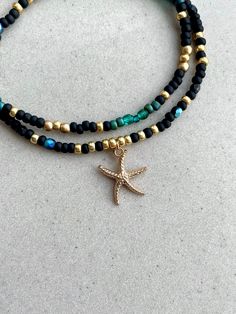 Gold Beach Jewelry, Gold Beach, Starfish Bracelet, Diy Bracelet Designs, Beaded Jewelry Patterns, Bracelet Black, Seed Bead Bracelets, Beach Vibes, Beaded Jewelry Diy