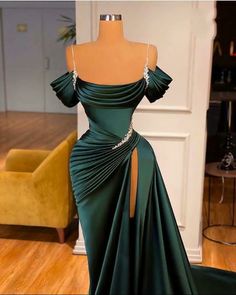 Mermaid Corset, Green Prom Dresses, Pleated Satin Dress, Prom 2022, Beaded Mermaid, Green Prom, Prom Girl Dresses, Corset Back