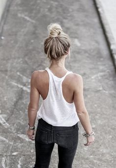 The weekend is the perfect excuse for a messy bun. Pair it with a tank and jeans and you are ready for the day. Style Hippy, Happily Grey, Walking Down The Street, Flared Leggings, Bootcut Jean, Sienna Miller, Bohol, Boyfriend Jean, Gwyneth Paltrow