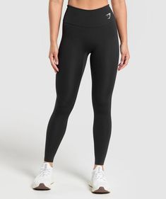 IN DEINEM SPIND


Die Training Leggings sind dein perfektes Basic für jedes Training - von Home Workout bis Gym Session, von Laufband bis Gewichtheben. 


- High-Rise Fit
- Einfarbig
- Logo an der Hüfte
- Logo hinten am Bund
- 78% Polyester, 22% Elastan
- Das Model ist 1.67 m groß und trägt Größe XS
- Artikelnummer: B2A8F-BBBB Gymshark Outfit Women, Gymshark Outfit, Bra Crop Top, Gym Shark, Real Christmas, Pleaser Shoes, Xmas List, Gymshark Leggings, Brand Clothes