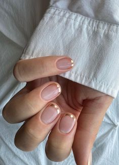 Neutral Nail, Milky Nails, Short Fake Nails, Short Square Nails, Manicure Tips, Nagel Inspo, Neutral Nails, Stick On Nails, French Tip Nails