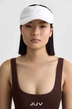 Sun Visor Hat, Minimal Look, Visor Cap, Visor Hat, Classic Hats, Crop Top Bra, Sporty Girls, Visor Hats, Short Legs