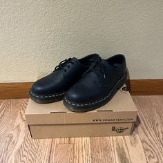 Brand New Doc Marten Oxford Shoes With Slip Resistant Sole. Great If You Need Non Slips For Work! Us Mens Size: 9 Us Women Size: 10/11 Uk Size: 8 Eu Size: 42 Casual Closed Toe Leather Shoes For Streetwear, Streetwear Oxfords With Rubber Sole And Round Toe, Casual Black Lace-up Shoes With Leather Footbed, Streetwear Oxfords With Lug Sole And Round Toe, Plain Toe Oxfords With Lug Sole For Streetwear, Casual Oxfords With Lug Sole For Streetwear, Casual Round Toe Oxfords For Streetwear, Casual Low-top Oxfords For Streetwear, Casual Ankle-high Leather Oxfords