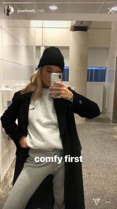 Grey, Tracksuit Bottoms, Monday Vibes, Ig Story, Sweater Dress, Winter Hats, Outfit Inspirations, Sweatpants