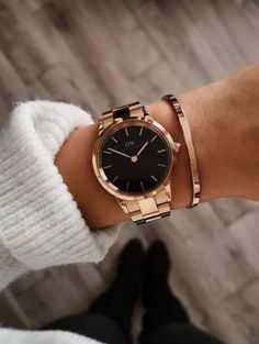 Classy Watch, Shoes Heels Classy, Gold Watches Women, Jewelry Accessories Ideas