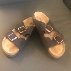 Birkenstock Arizona In Mocha Suede Leather. Features The Soft Footbed And Copper Colored Buckles. Only Worn A Few Times And Almost New Condition. Shoes Birkenstock, Birkenstock Brown, Birkenstock Milano, Birkenstock Arizona, Birkenstock Shoes, Women's Shoes Sandals, Mocha, Suede Leather, Birkenstock