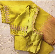 Soft Silk Blouse Designs, Soft Silk Blouse Designs Latest, Work Blouses Latest, Magam Work Blouses Latest, Half Sleeve Blouse Designs, Yellow Blouse Designs, Magam Work Blouses, Traditional Saree Blouse Designs, Latkan Design