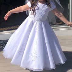 Worn For An Hour. Clean And Like New Beautiful Detail Throughout Dress. Size 7.5. Non Smoking Home Dresses Beautiful, Sweetie Pie, Flower Girl Dress, Beautiful One, First Communion, Girl Dress, Kids' Dresses, Dress Collection, Flower Girl