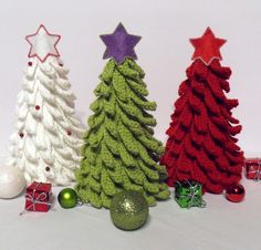 christmas tree crochet pattern with ornaments