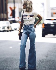 Flare Jeans Outfit, Best Jeans For Women, Looks Jeans, Look Jean, High Waisted Flare Jeans, 여름 스타일, Retro Styles, Mode Jeans