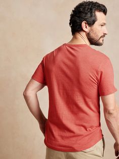 Soft Wash T-Shirt | Banana Republic - https://bananarepublic.gap.com/browse/product.do?pid=8577960320304#pdp-page-content Red Sunset, The Earth, Banana Republic, The Original, Crew Neck, Mens Tshirts, Mens Tops, Red, T Shirt