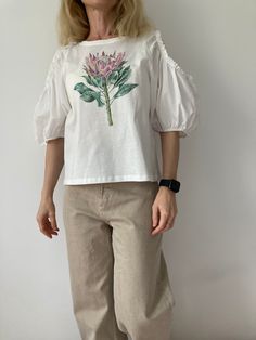 Hand painted floral t shirt, Protea painting aesthetic clothes, Custom botanical shirt, TO ORDER, out of stock by RaraAvisArtGifts on Etsy Protea Painting, Painted Magnolia, Magnolia Painting, Clothes Details, Customised Denim Jacket, Magnolia Paint, Floral T Shirt, Hand Painted Dress, Painting Aesthetic