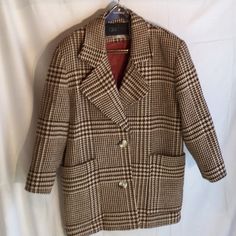 Cilantro Beautiful Heavy Weight 3/4 Length Brown Cream Houndstooth Jacket Fully Lined Worn Once . Size Large But Generous So I Would Place It An Xl And Still Could Layer Under. Vintage , Houndstooth, Brown White , Plaid, Wool, Warm, Coat, Jacket, Like New, Shoulder Pads, Stylish Semi-formal Houndstooth Outerwear With Lapel Collar, Classic Double-breasted Houndstooth Outerwear, Vintage Wool Houndstooth Outerwear, Fitted Houndstooth Button-up Outerwear, Double-breasted Wool Houndstooth Outerwear, Houndstooth Jacket, Shoulder Pads, Wool Coat, Like New