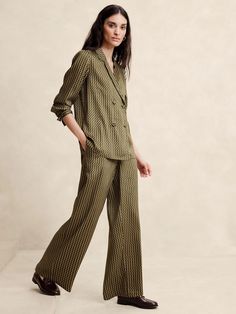 Printed Pull-On Pant | Banana Republic Factory Patterned Trousers, Faith Connexion, Banana Republic Factory, Factory Outlet, Pull On Pants, Fashion Sense, New Woman, Fashion Pants, Large Size