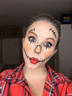 ¿Eres fan del Mago de OZ?  El espantapajaros no tiene porqué ser difícil de lograr, checa este maquillaje que te encantará. Scarecrow Halloween Makeup, Halloween Costumes Scarecrow, Meme Costume, Halloween Makeup Look, Scarecrow Makeup, Halloween Makeup Diy