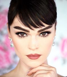 Hepburn Makeup, Audrey Hepburn Makeup, Huda Beauty Lip, Scary Clown Makeup, Real Cat, Classic Makeup, Retro Makeup, Rave Makeup, Male Makeup