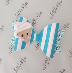 Gorgeous, handmade faux leather bow made especially for your Little Miss. The perfect hair accessory for any occasion. This bow is available in the one size: ❤ Medium - 8.5cm This is measured from tail to tail. Ice cream clay are handmade and delicate and need to be handled with Diy Leather Bows, Birthday Headband, Toddler Hair Bows, Silk Bow Ties