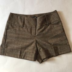 Nwt Brown Patterned Dress Shorts From Express. Brown Fitted Shorts, Fitted Brown Bottoms With Short Inseam, Fitted Brown Shorts For Workwear, Fitted Shorts With Short Inseam For Fall, Fitted Brown Shorts For Fall, Dress Shorts, Patterned Dress, Dress Patterns, Short Dresses