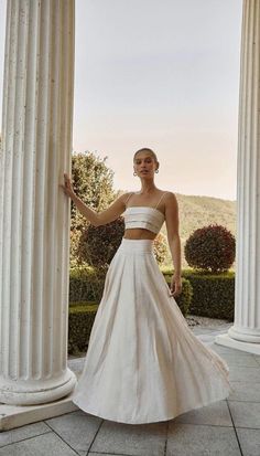 Linen Long Skirt, Causual Outfits, Looks Chic, Elegant Outfit, Look Chic, Sleeveless Wedding Dress, Long Skirt, Fashion Inspo Outfits, 2 Piece