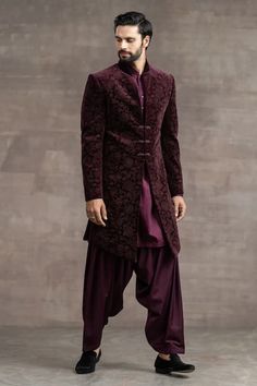 Traditional Formal Velvet Kurta, Traditional Velvet Kurta For Formal Occasions, Traditional Formal Velvet Traditional Wear, Traditional Velvet Formal Wear, Formal Velvet Traditional Wear, Velvet Traditional Ceremonial Wear For Eid, Ceremonial Velvet Traditional Wear For Eid, Traditional Velvet Bandhgala For Wedding, Festive Velvet Sherwani For Wedding