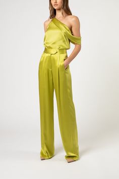 Silk satin wide leg pant with front hook and zipper closure. Featuring front pleats and side pockets. Made in USA. Composition: 100% silk Satin Set Outfit, Summer Cocktail Attire, Chartreuse Dress, Green Silk Top, Kimono Blouse, Satin Set, Michelle Mason, Wide Leg Pant, Silk Charmeuse