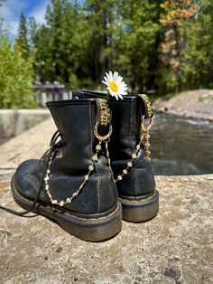 Gold plated enamel daisy chains for Doc Martens and other shoes for a cute summer look Easy attachment and removal - Push-clasp O-ring clips to back loop of boot and lobster clasps clip to shoelaces and each side  Comes as set of 1 (1 O-ring with daisy chains that clip to laces on each side of 1 boot) or set of 2 for a pair of boots/shoes  Theme: Hippie, Boho, Summer, Earthy Aesthetic, Granola Girl Style Custom Doc Martens Boots, Doc Martens Beads, Doc Marten Charms Diy, Doc Marten Accessories, Doc Martens Accessories, Diy Doc Martens, Cool Doc Martens, Doc Martens Laces Style, Earthy Shoes