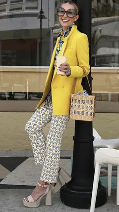 Euro Chic, Fashion Over 50 Fifty Not Frumpy, Fall 2014 Fashion, Yellow Cabs, Yellow Outfit, Quirky Fashion, Style Crush, Fashion Over 50, Colourful Outfits