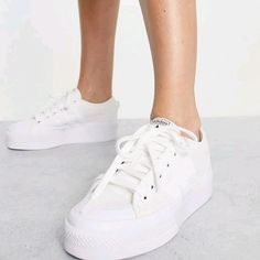 Comfy and slim shoe, great for partying ❤ Adidas Nizza Platform, Skate Style, Block Heel Shoes, Adidas Online, Platform Sneakers, White Adidas, Platform Shoes, Latest Fashion Clothes, White Sneaker