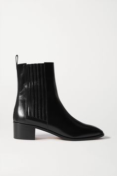 aeyde's shoes are expertly crafted in the label's family-owned factories in Italy - the red hand-sewn stitch found on each pair is a nod to the brand's commitment to quality. A modern iteration of classic Chelsea styles, these 'Neil' boots are sculpted from glossy black leather in a slender silhouette that works well with everything from jeans to midi skirts.Shown here with: [Alexander Wang Coat id1202022], [Goldsign Jeans id1155920], [LOULOU STUDIO Bodysuit id1179643], [Kassl Editions Tote ... Mango Heels, Chelsea Boots Men Outfit, Boots Men Outfit, Loulou Studio, Shoes Boots Ankle, Chelsea Boots Men, Black Chelsea Boots, Leather Chelsea Boots, Midi Skirts