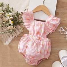 Baby Girls Flying Sleeve Floral Printed Pink Romper bulk buy baby vests - PrettyKid Pink Printed Onesie For Summer, Summer Pink Printed Onesie, Cute Printed Sleeveless Bubble Romper, Pink Cotton Printed Onesie, Pink Printed Cotton Onesie, White Printed Sleeveless Bubble Romper, White Sleeveless Printed Bubble Romper, Spring Sleeveless Bodysuit, Sleeveless Spring Bodysuit