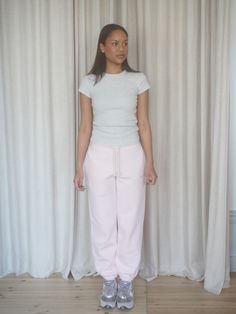 Staple Sweatpants Baby Pink - Baby pink Pink Sweats Outfit, Pink Sweatpants Outfit, Light Pink Sweatpants, Sport Fits, Djerf Avenue, Sweats Outfit, Pink Sweat, Pink Sweats, Pink Joggers