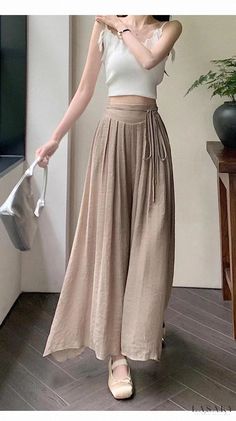 Lasaky - Chic and Stylish Solid Color Pleated High-Waist Pants with Flared Legs for a Casual and Sweet Look Flowy Pants Outfit, Fall Hiking Outfits For Women, Stylish Drapes, Black Pleated Midi Skirt, Long Midi Skirt, Embellished Skirt, Casual Wide Leg Pants, Flowy Pants, Pleated Trousers