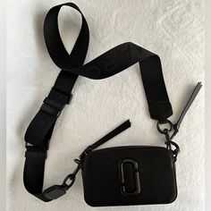 Marc Jacobs Snapshot Dtm Bag With Strap. Black On Black, Great Condition. 7in Length, 2in Wide, 4in Height. Bags Marc Jacobs, Jacob Black, Black On Black, Marc Jacobs Bag, Marc Jacobs, Snapchat, Bag Lady, Handbags, Fashion Design