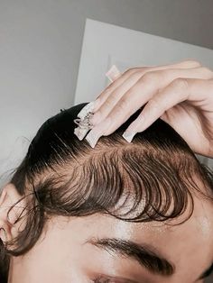 Edges Aesthetic, Slick Buns, Pretty Edges, Messy Edges, Edges Tutorial, Edges Ideas, Dramatic Edges, Curly Edges, Edge Styles