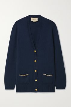 Gucci's cardigan is accented with iconic horsebit hardware embellished with blue cabochons and the 'GG' logo. It's been knitted in Italy from cashmere and fastens with gold-tone buttons. French Girl Fall Style, Dresses Korean Style, Gucci Cardigan, Fall Winter Capsule Wardrobe, Capsule Wardrobe Checklist, Fall Wardrobe Staples, Lux Fashion, Gucci Top, Bold Dresses