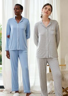 Our classic pajama anti-pilling, machine washable, and gentle on skin, so it not only feels beautiful, but it’s easy to care for, too. This sophisticated set offers timeless tailoring with a slimmer fit. It’s an easy and elegant style to throw in your weekender bag. High quality fabric Classic slim fit long sleeve top Contrast piping Button front top with notch collar and functional pocket Straight leg pants Elastic waistband PAJAMA SIZE CHART https://www.hsialife.com/pages/pajama-size-chart