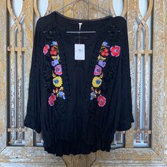 Free People Ob993142 Serafina Embroidered Top M New Pit To Pit = 22 Inches Pit To End Of Sleeve = 16 Inches Shoulder To Hem = 29 Inches Thanks For Stopping By My Closet! Sh F Design Pattern Art, Free People Black, Embroidered Top, Pattern Art, Free People Tops, Pattern Design, Free People, Womens Tops, Pattern