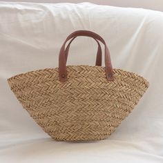 Place Of Origin : SHAN DONG Province Place Of Origin : SHAN DONG Province Occasion : Versatile Exterior : none Interior : No Pocket Hardness : SOFT Closure Type : hasp Pattern Type : Knitting Gender : WOMEN Style : bohemian Decoration : none Lining Material : POLYESTER Main Material : Straw Shape : Casual Tote CN : Shandong Please allow 1-3 cm error due to manual measurement.   WHAT ABOUT REFUND?   Fast refund,100% Money Back Guarantee. If your product is defective or doesnt work properly, let us know and well send you a replacement one. We believe in our products so much that we offer a 30-day No-Hassle refund policy. If youre unhappy about your purchase, send us the product back and well refund your money immediately. Rattan Bags, Bohemian Decoration, Shopper Bags, Basket Tote, Rattan Bag, Handbags And Purses, Casual Tote, Womens Crossbody Bag, Woven Bag