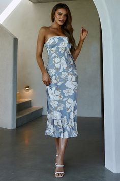 Midi Dress Floral, Night Dress For Women, Iron Material, Clothing Tags, Ladies Night, Rooftop Bar, Blue Midi Dress, It Girl, Side Split