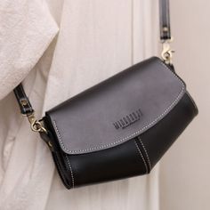 Overview: Design: Black LEATHER Saddle Side Bags WOMEN Contrast SHOULDER BAGs Small Crossbody Purse FOR WOMENIn Stock: 3-5 days For MakingInclude: A Shoulder BagCustom: NoLeather: CowhideMeasures: L 24cm x W 9cm x H 14cmWeight: 0.13 kgSlots: 1 main slot,Accessories(option): NoneStyle: Black LEATHER Saddle Side Bags WOMEN Contrast SHOULDER BAGs Small Crossbody Purse FOR WOMENVery durable (At least 5 Years) and it should last a life time Note: Each Item will have very slight variances to the pictu Main Slot, Overview Design, Crossbody Phone Purse, Leather Sling Bag, Purses For Women, Heavy Bags, Small Crossbody Purse, Side Bags, Leather Crossbody Purse