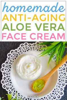 Aloe Vera For Skin Tightening, Anti Aging Skin Products Diy, Diy Face Moisturizer Acne, Best Diy Face Moisturizer, Homemade Aloe Vera Moisturizer, Aloe Skin Care Diy, Aloe Vera For Wrinkles Anti Aging, Natural Skin Moisturizer Face, Aloe Vera Face Serum Diy