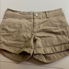 Never Worn Casual Shorts Cute Brown Shorts, Cute Khaki Shorts, Beige Mid-rise Casual Shorts, Casual Mid-rise Beige Shorts, Casual Brown Mid-rise Shorts, Cacky Shorts, Best Online Clothing Stores, Nick Wilde, Nike Style