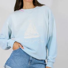 Size Medium New With Tags Pink Island, Purple Lightning, Boat Club, Yoga Sweatshirt, Nautical Stripes, Club Sweatshirts, Raglan Pullover, White Crew Neck, Tie Dye Hoodie