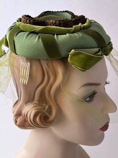 Vintage Green Satin & Velvet Open Top Cocktail Hat | eBay Top Cocktails, Cocktail Hat, The Velvet, Velvet Bow, Green Satin, Open Top, Vintage Accessories, Hats For Women, Women Accessories