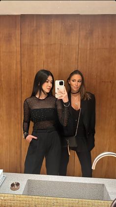 Winter Night Out Outfit Bar, Nye Outfits Parties, Bar Night Outfit, Night Out Outfit Bar, Winter Party Outfit Night, Night Out Outfit Classy, Night Out Outfit Clubwear, Go Out Outfit Night, Outfit Bar