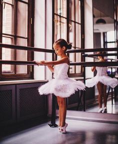 Childrens Ballet, Ballerina Wedding, Dancer Lifestyle, Baby Birthday Dress, Ballet Studio, Ballet Pictures, Ballet Poses