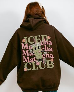 * HOODIE * DESCRIPTION * Welcome to the Iced Matcha Club! This hoodie is for all our matcha lovers who adore a touch of preppy and Y2K nostalgia. Iced matcha tea is deliciously refreshing, packed with antioxidants, provides a gentle energy boost without the jitters, and promotes relaxation - perfect for anyone managing chronic conditions or prioritizing mental well-being. Our vintage-inspired, retro-style design is trendy, cute, and proudly shares your love for the green goodness of matcha. Cozy Matcha Lover, Kawaii Hoodie, Iced Matcha Latte, Iced Matcha, Y2k Hoodie, Matcha Tea, Matcha Latte, Retro Stil, Style Retro