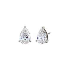 Elevate your elegance with these Lab Grown Diamond Pear Stud Earrings. Set in 14K gold or 14K white gold, each earring showcases a pear-shaped brilliant-cut lab diamond with a color grade of G and clarity of VS1. Available in a range of carat sizes from 0.25 CT to 2 CT, these earrings offer timeless sophistication and sparkle. Featuring post backs, they are sold as a pair and require 12-18 business days to be produced, ensuring each pair meets the highest standards of quality and craftsmanship. Carat Sizes, Diamond Anklet, Bold Rings, Gold Cocktail Ring, Anklet Bracelet, Charm Bangle, Stud Earrings Set, Diamond Bracelets, Stud Earring