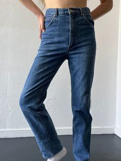 Medium wash high waisted jeans with a zip fly, belt loops and pockets. Has some stretch. In excellent vintage condition. DETAILSLabel: BoroMaterial: 98% Cotton, 2% PolyurethaneSIZE & MEASUREMENTSWaist: 30"Hips: 32"Rise: 11.5"Inseam: 29"Leg Opening: 7.5" Classic Medium Wash High Waist Pants, Classic High Waist Medium Wash Pants, Classic Medium Wash Bottoms With Belt Loops, Medium Wash Straight Leg Pants With Belt Loops, High Waist Dark Wash Pants With Zip Fly, Dark Wash Straight Leg Pants With Zip Fly, Retro Medium Wash Jeans With Five Pockets, Dark Wash High Waist Jeans With Belt Loops, High Waist Flare Jeans With Zip Fly