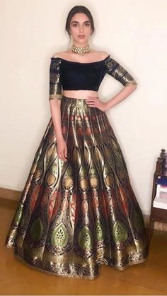 Indian Lehenga Choli, Indian Outfits Lehenga, Traditional Indian Outfits, Indian Gowns Dresses, Indian Bridal Dress, Indian Lehenga, Indian Gowns